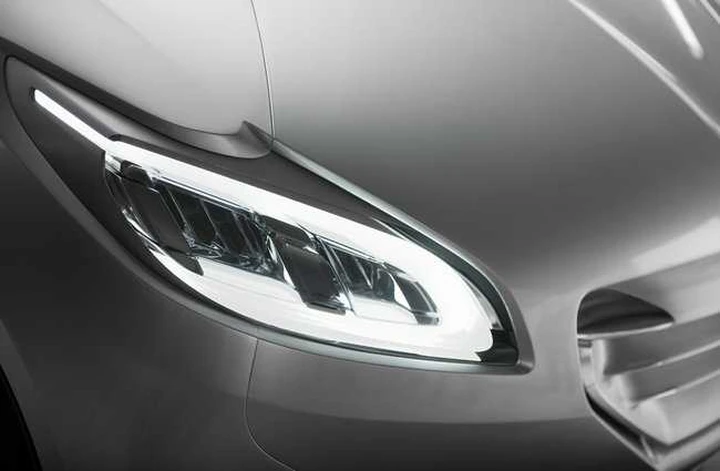 Peugeot: un nuovo crossover a Shanghai