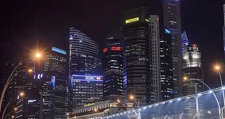 Singapore: Vettel vince, Alonso guadagna punti preziosi