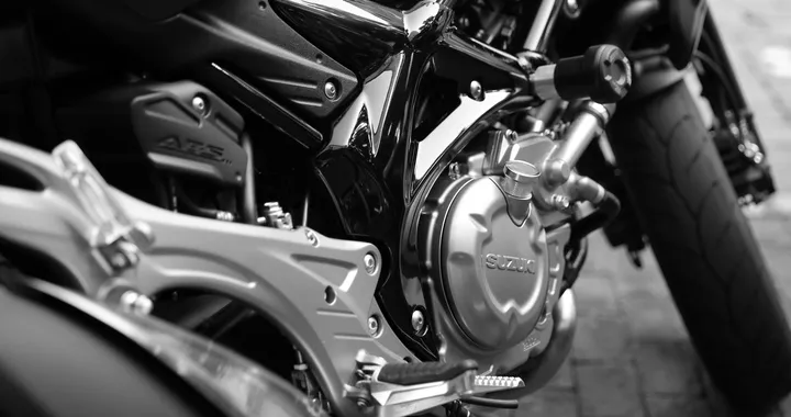 Motore 2 tempi vs 4 tempi: pregi e difetti