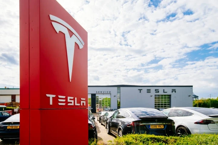 Tesla: appare un misterioso veicolo in un video