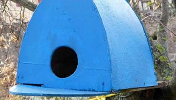 Un finto autovelox? No, una casetta per uccelli