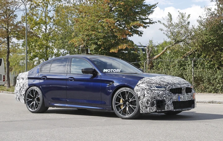 Bmw M5 restyling: nuove foto spia