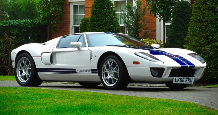 La Ford Gt del 2005 appartenuta a Jenson Button finisce in vendita