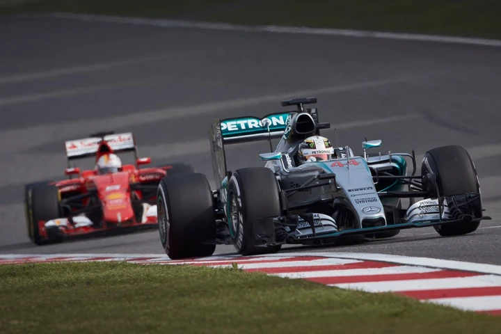 GP Cina: doppietta Mercedes, terzo Vettel