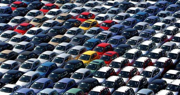 Mercato auto: in Italia 625 auto ogni 1.000 abitanti