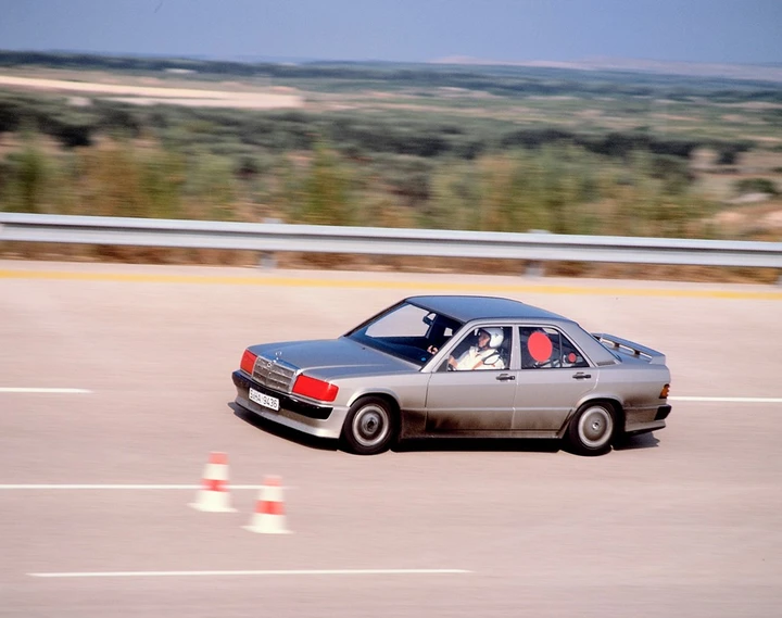 Mercedes-Benz e i record a Nardò