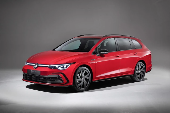 Volkswagen Golf 8 e Golf 8 Variant: immagini ufficiali
