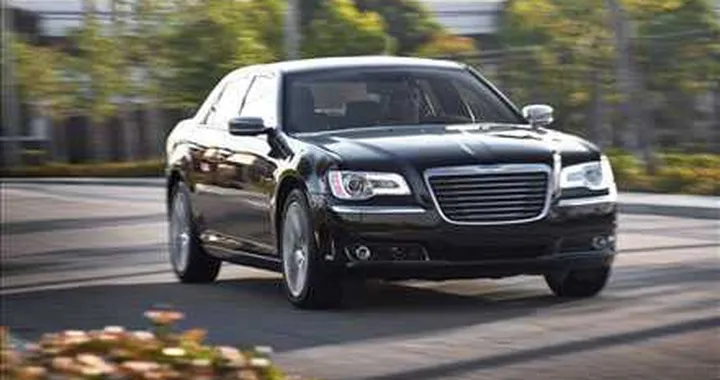 Chrysler 300C: comunicati i prezzi americani