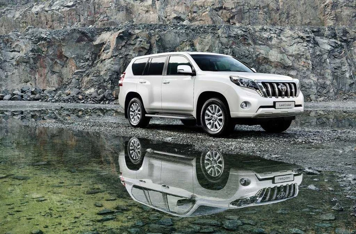 Toyota Land Cruiser 2014: immagini e caratteristiche