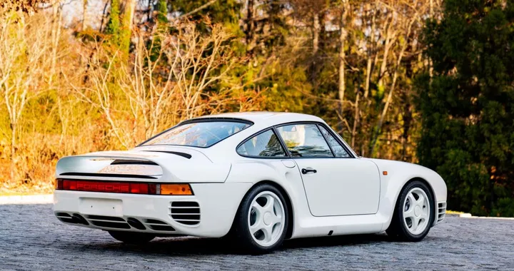 Porsche 959 Sport, all'asta l'esemplare numero 16: costo milionario