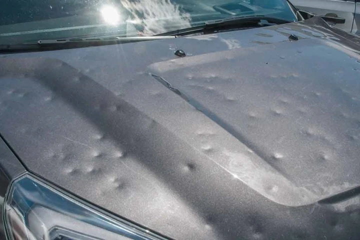 Come riparare l'auto dalla grandine