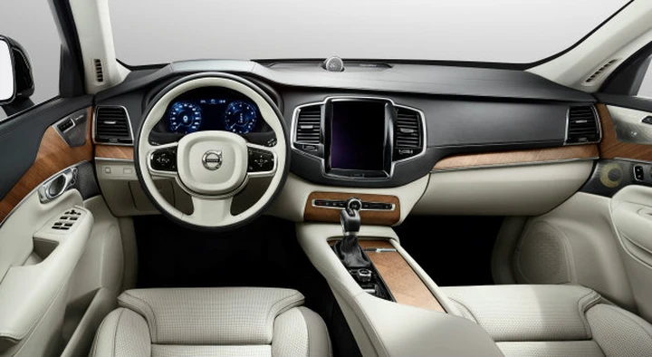 Nuova Volvo XC90: connettività e tecnologia a bordo