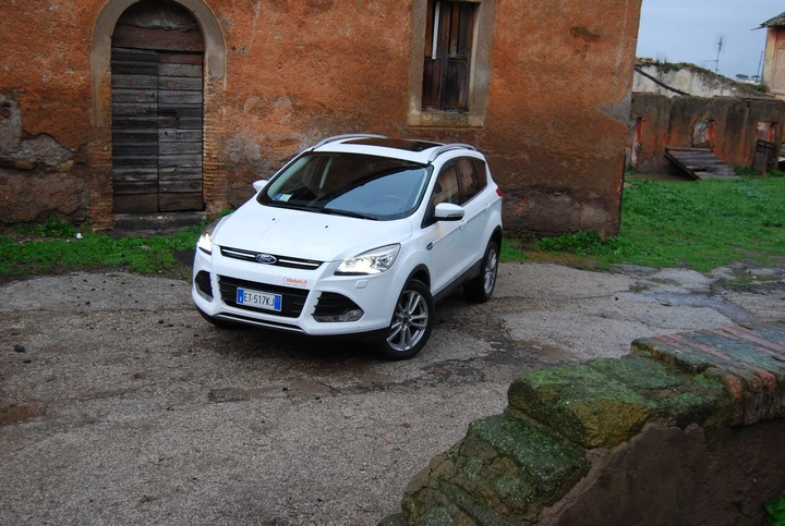 Ford Kuga 2.0 TDCI Titanium in prova