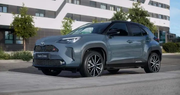 Toyota Yaris Cross GR Sport 2025: il restyling che alza l’asticella tra i SUV compatti