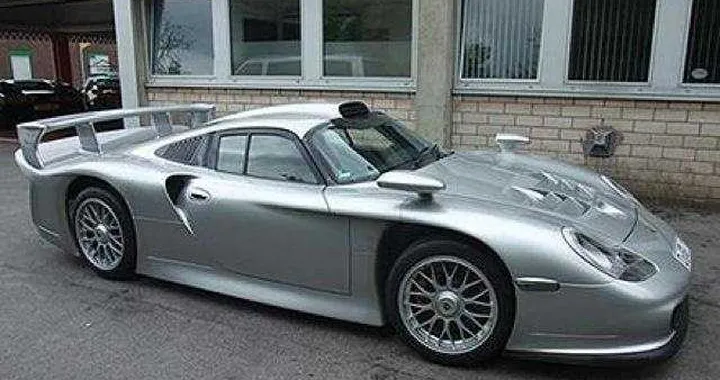Porsche: in vendita l’ultima 911 GT1 stradale