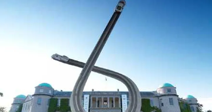 Una scultura alta 35 metri per Audi a Goodwood