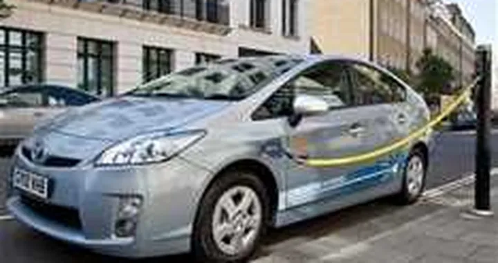 UK: arrivano le prime Toyota Prius plug-in