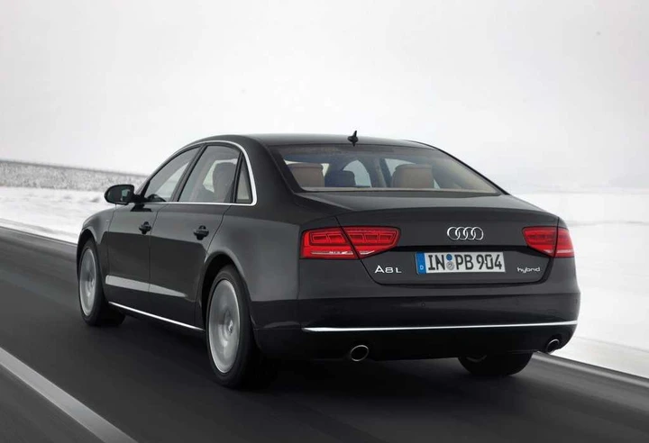 Audi A8 L Hybrid
