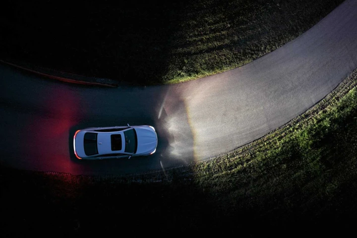 Bmw sviluppa i fari che non abbagliano