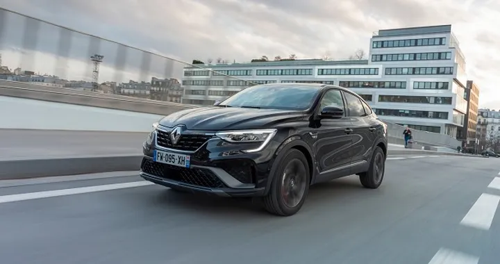Renault Arkana: dotazioni, caratteristiche, alimentazione ibrida