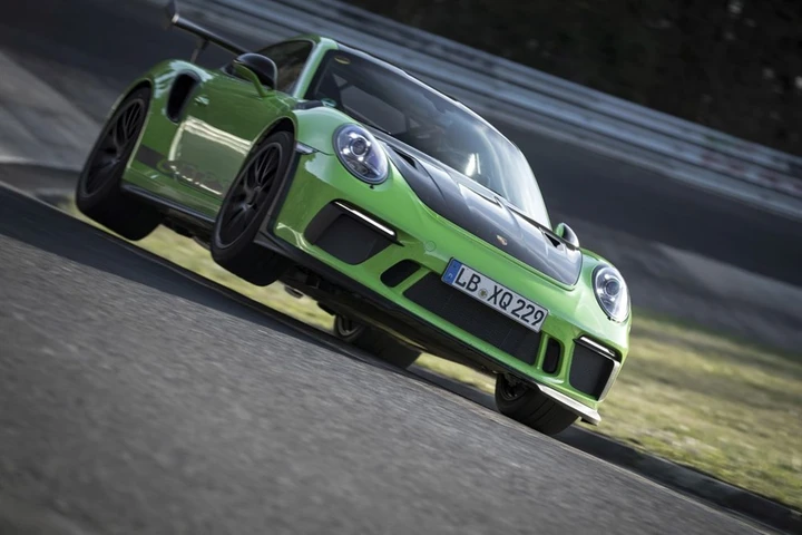 Nuova Porsche 911 GT3 RS: tempo record al Nurburgring