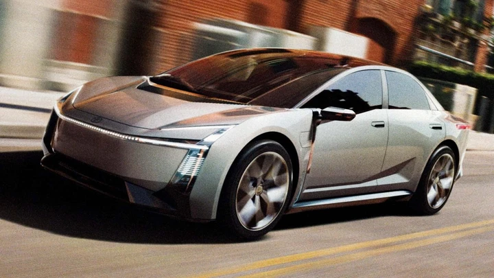 Toyota cambia passo: la Corolla si fa elettrica