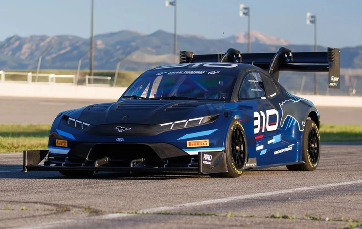 Ford Mustang Mach-E: la belva elettrica per Pikes Peak 2025