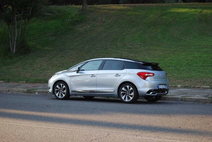 Citroen DS5 2.0 HDi Sport Chic Test Drive