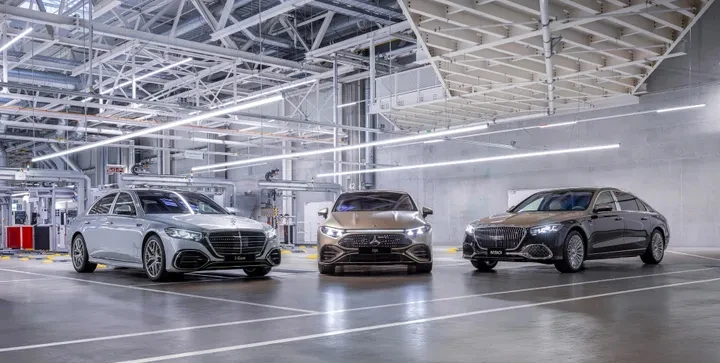 Mercedes Factory 56: come nascono Classe S, Maybach ed EQS