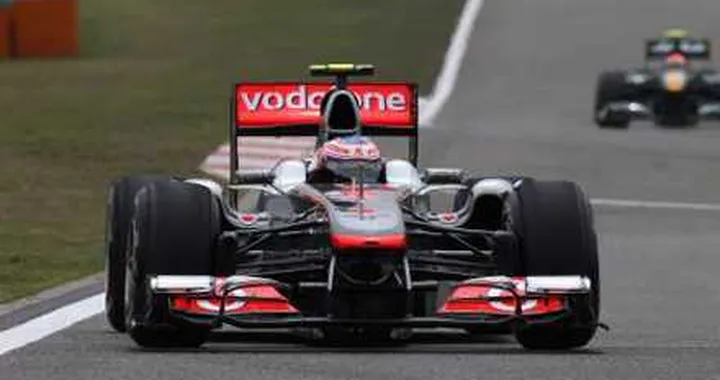 F1, Cina: Hamilton beffa tutti, male la Ferrari