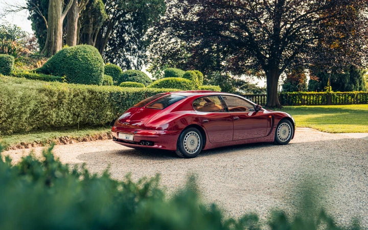 Bugatti EB112: la berlina di lusso che ha ridefinito gli standard automobilistici