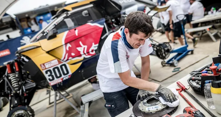 Dakar 2018: riposo in testa alla classifica per le due Peugeot 3008 DKR