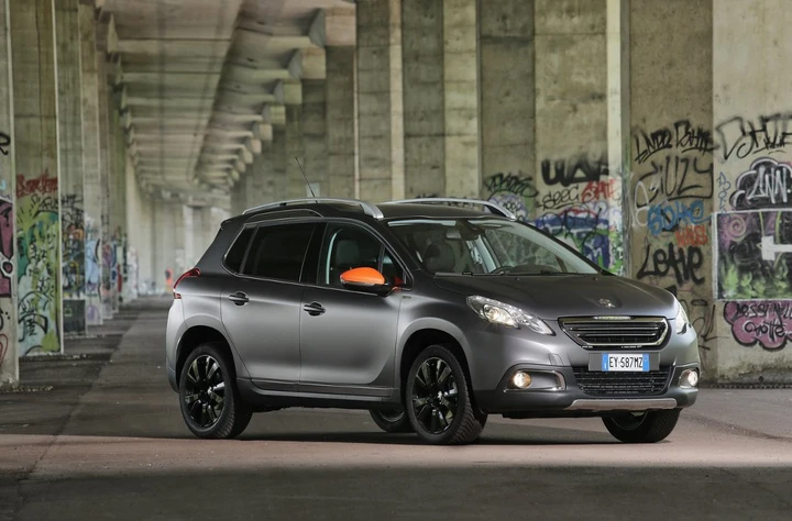 Peugeot 2008 Black Matt: nuova serie speciale da 23.310 euro