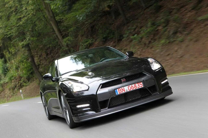 Nissan GT-R 2012