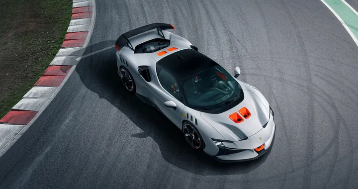 Ferrari SF90XX Stradale e Spider: XX road legal