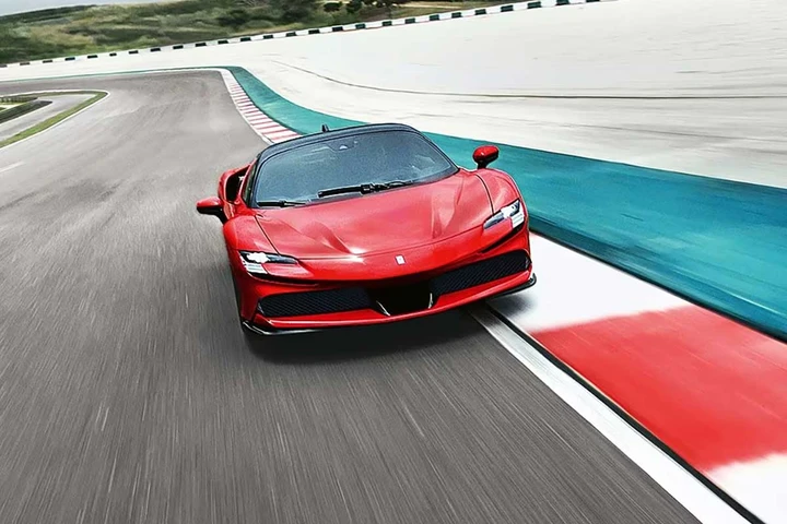 Ferrari aumenta i prezzi negli USA: un adeguamento ai dazi di Trump