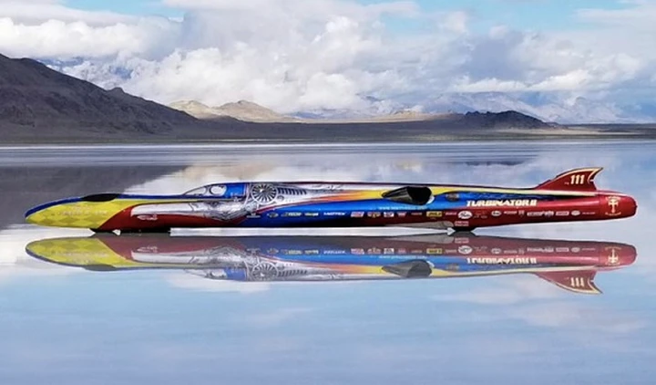 Record di velocità su terra: ha raggiunto 810 km/h l’autoveicolo più veloce del mondo