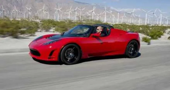 Tesla Roadster da record: 100.000 km in 2 anni