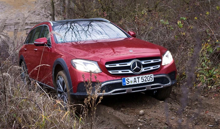 Mercedes Classe E 4MATIC All-Terrain, il lusso di andare ovunque