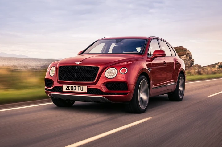 Bentley Bentayga V8: immagini ufficiali