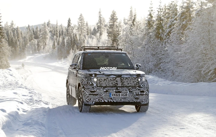 Range Rover Sport: foto spia della nuova generazione
