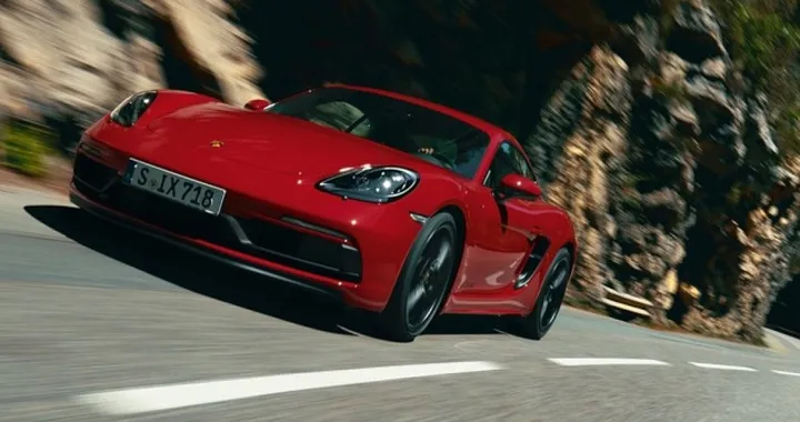 Porsche 718 Cayman GTS e Boxster GTS 4.0: caratteristiche e prezzi