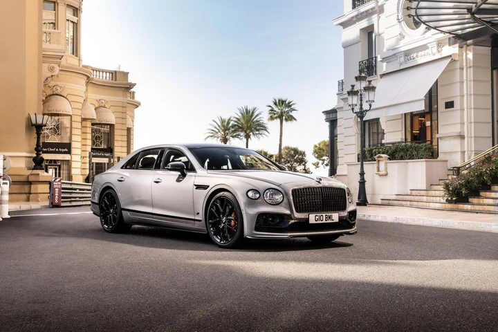 Bentley Flying Spur S: debutta a Goodwood 2022