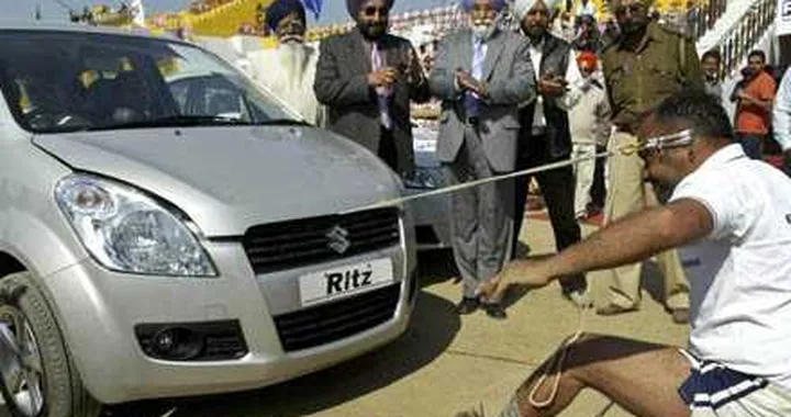 Record: una Suzuki spostata con le orecchie