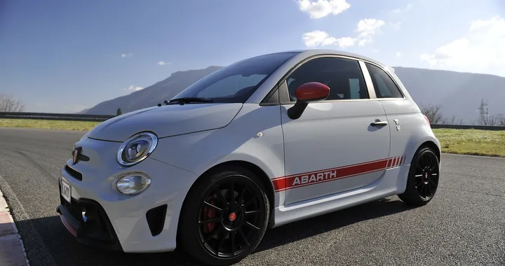 Abarth 595 Competizione: la prova su strada e in pista
