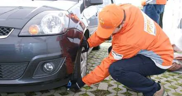 Pressione pneumatici bassa: è allarme