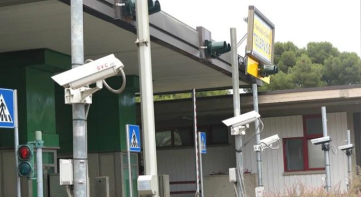 Auto fantasma: migliaia di telecamere per individuarle