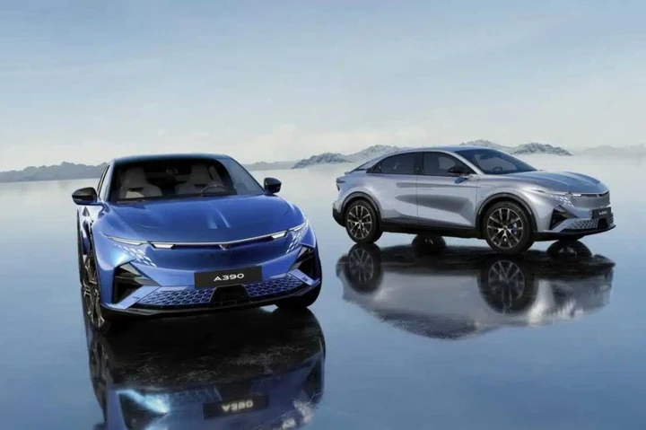 Nuova Alpine A390: versioni GT e GTS, autonomia e prezzi ufficiali