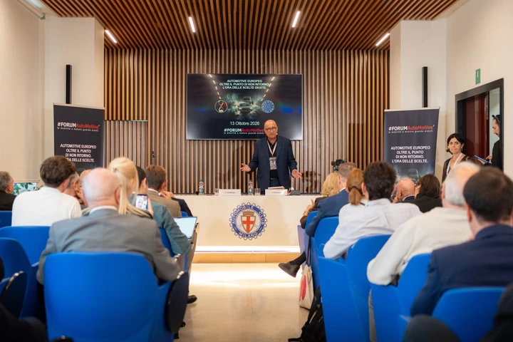 Automotive europeo in crisi: la Cina corre, l'UE deve decidere