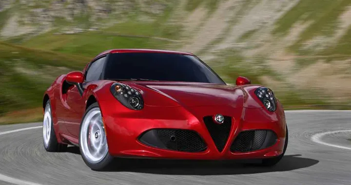 Alfa Romeo: al via l’esclusivo Tour 4C
